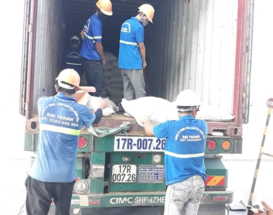 Bốc xếp hàng hóa theo yêu cầu